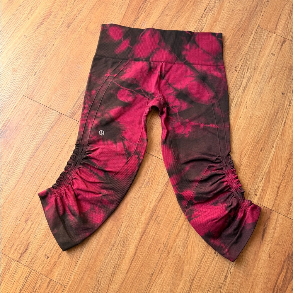 lululemon athletica Pink & Black Tie-Dye Ruched Capri Leggings